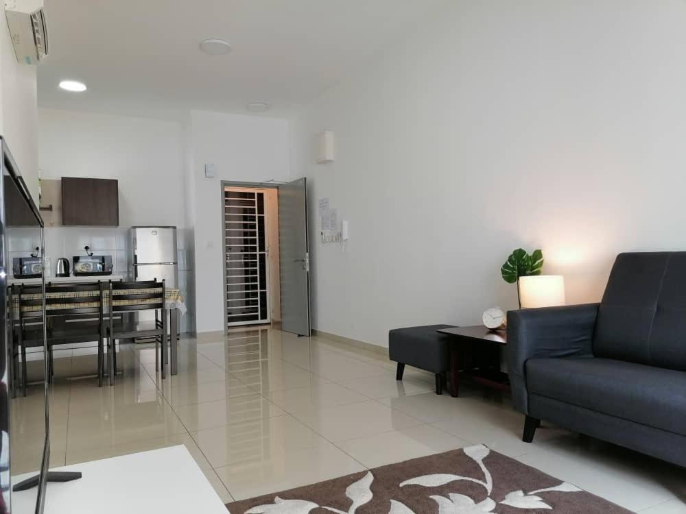 Mesahill Nilai 2 Room Condo - Fast Wifi, Amazing Pool & Tv 外观 照片
