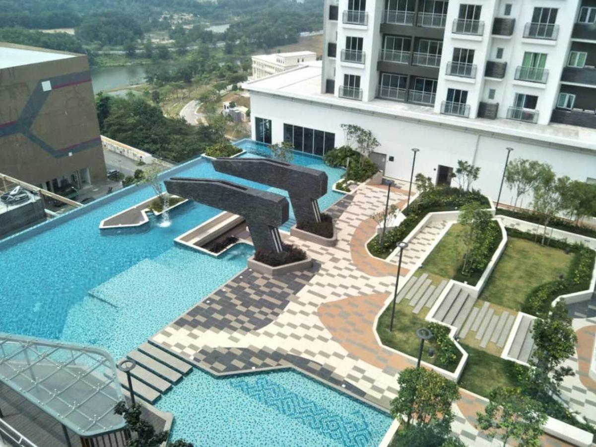 Mesahill Nilai 2 Room Condo - Fast Wifi, Amazing Pool & Tv 外观 照片