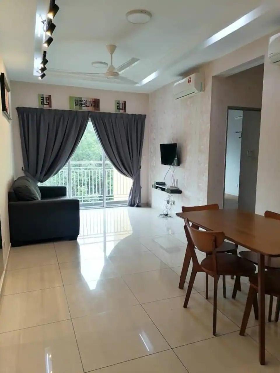 Mesahill Nilai 2 Room Condo - Fast Wifi, Amazing Pool & Tv 外观 照片